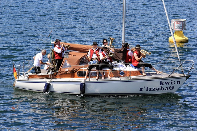 手通过努力 手通过努力